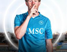 问鼎-关于德布劳内回归赛场，势不可挡首场状态亮眼，C9观众沸腾！的信息