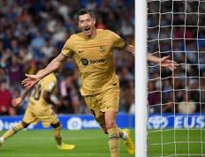 问鼎-关于莱万多夫斯基在TL比赛中惊险取胜，战术调整引发热议！的信息