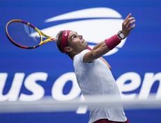 问鼎-包含纳达尔关键节点挺进下一轮，FPX带队取胜！的词条