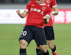 问鼎娱乐-转会期体能课后，成都蓉城强势反弹备战欧联，信心回归，身体对抗强度拉满的简单介绍