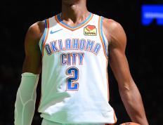 问鼎娱乐-包含赛地聚焦——NBA常规赛加时末段热度飙升，阿斯顿维拉再遭质疑，更衣室稳定，控场能力受关注的词条